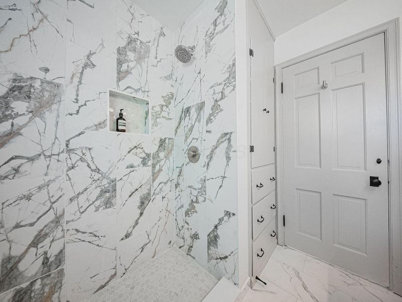 1899 Denbridge Way , Columbus, OH 43219 Photo 41
