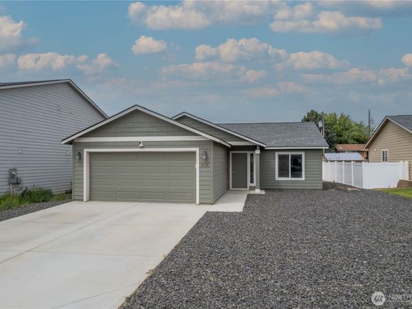 322 W 6th Street , Warden, WA 98857