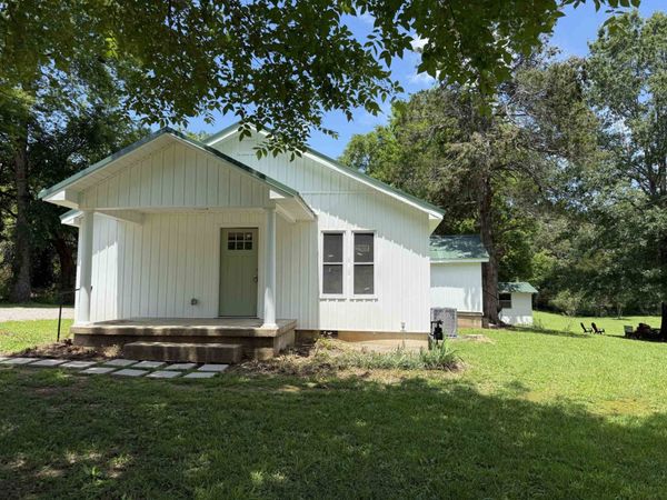 48005 Hwy 69 , Saltillo, TN 38370