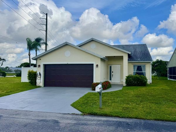 64 Paxford Lane, Boynton Beach, FL 33426