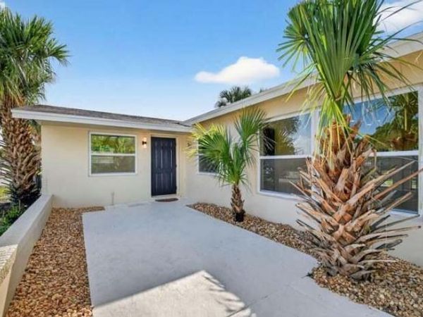 371 W 34th Street, Riviera Beach, FL 33404