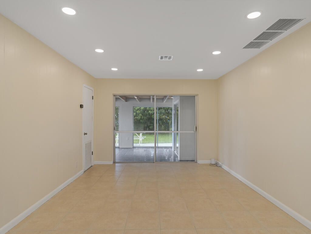 371 W 34th Street, Riviera Beach, FL 33404 Photo