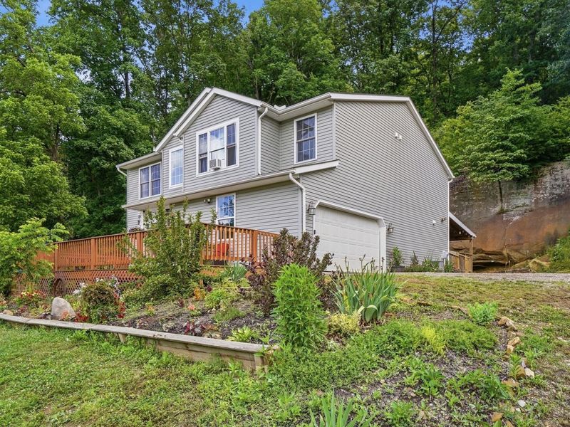 9535 Rain Rock Road NE, Newark, OH 43055 Photo 2