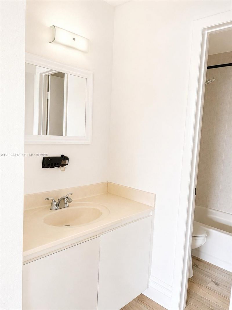 8851 NW 119th St, Unit 1206-1, Hialeah Gardens, FL 33018 Photo