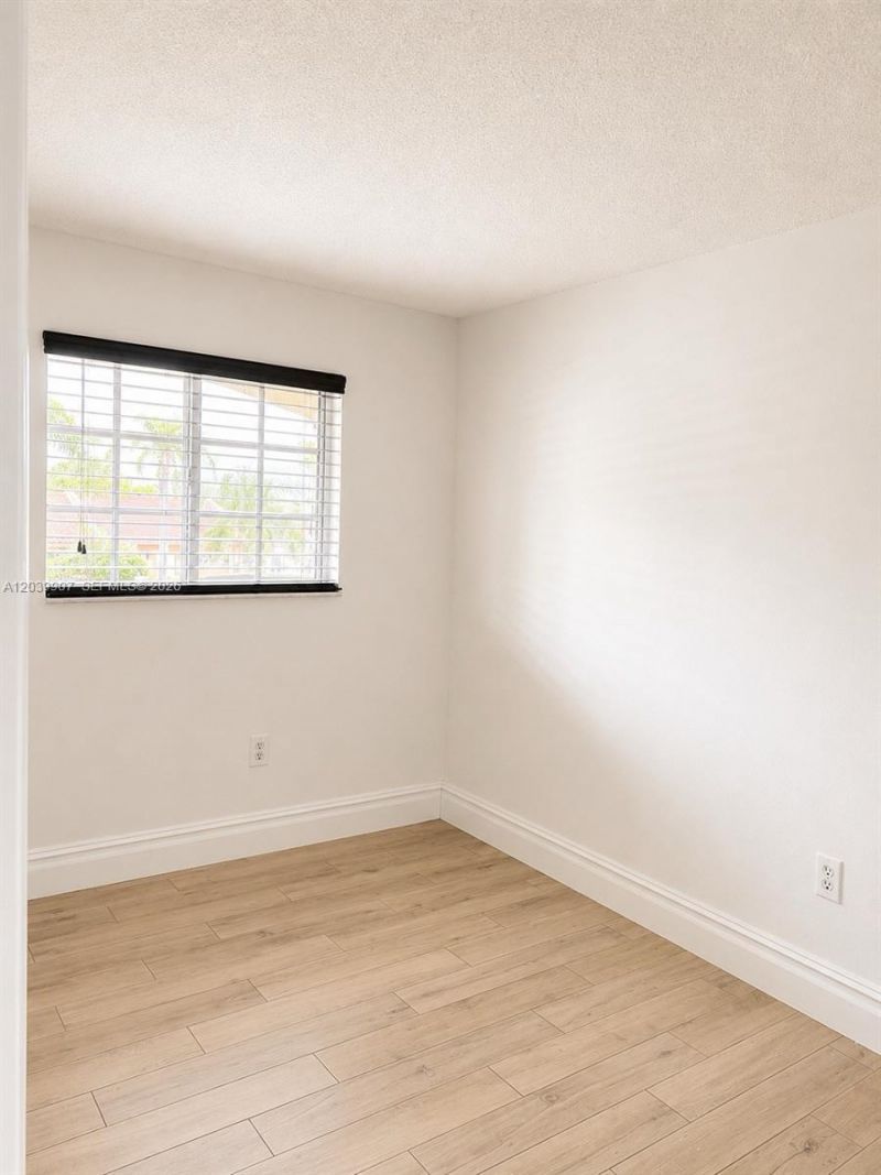 8851 NW 119th St, Unit 1206-1, Hialeah Gardens, FL 33018 Photo