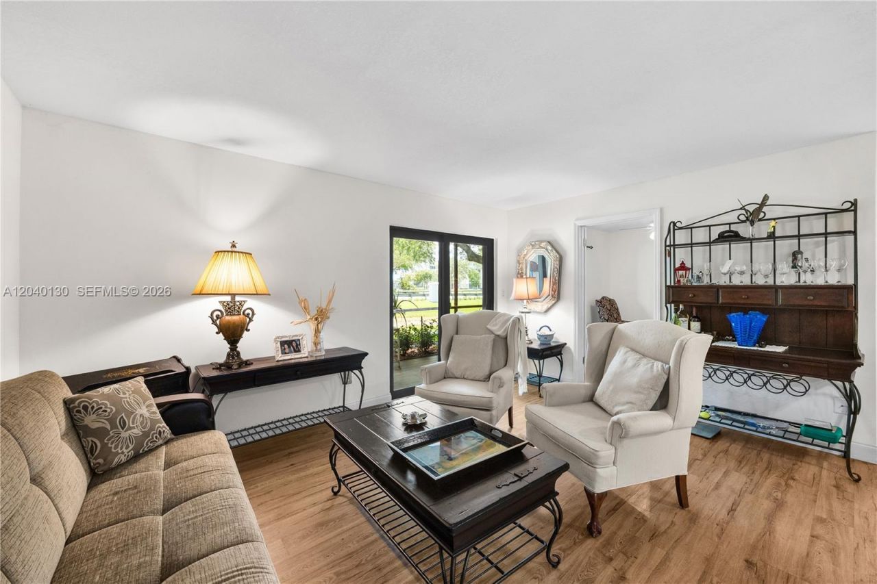 9999 N Belfort Cir , Unit 101, Tamarac, FL 33321 Photo