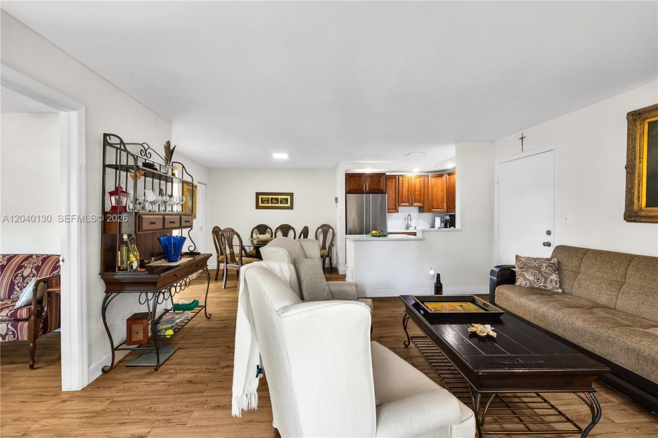 9999 N Belfort Cir , Unit 101, Tamarac, FL 33321 Photo
