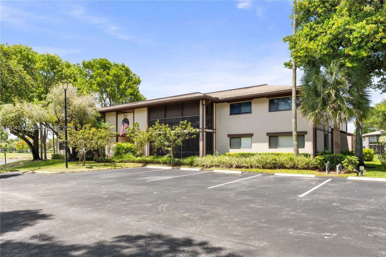 9999 N Belfort Cir , Unit 101, Tamarac, FL 33321 Photo