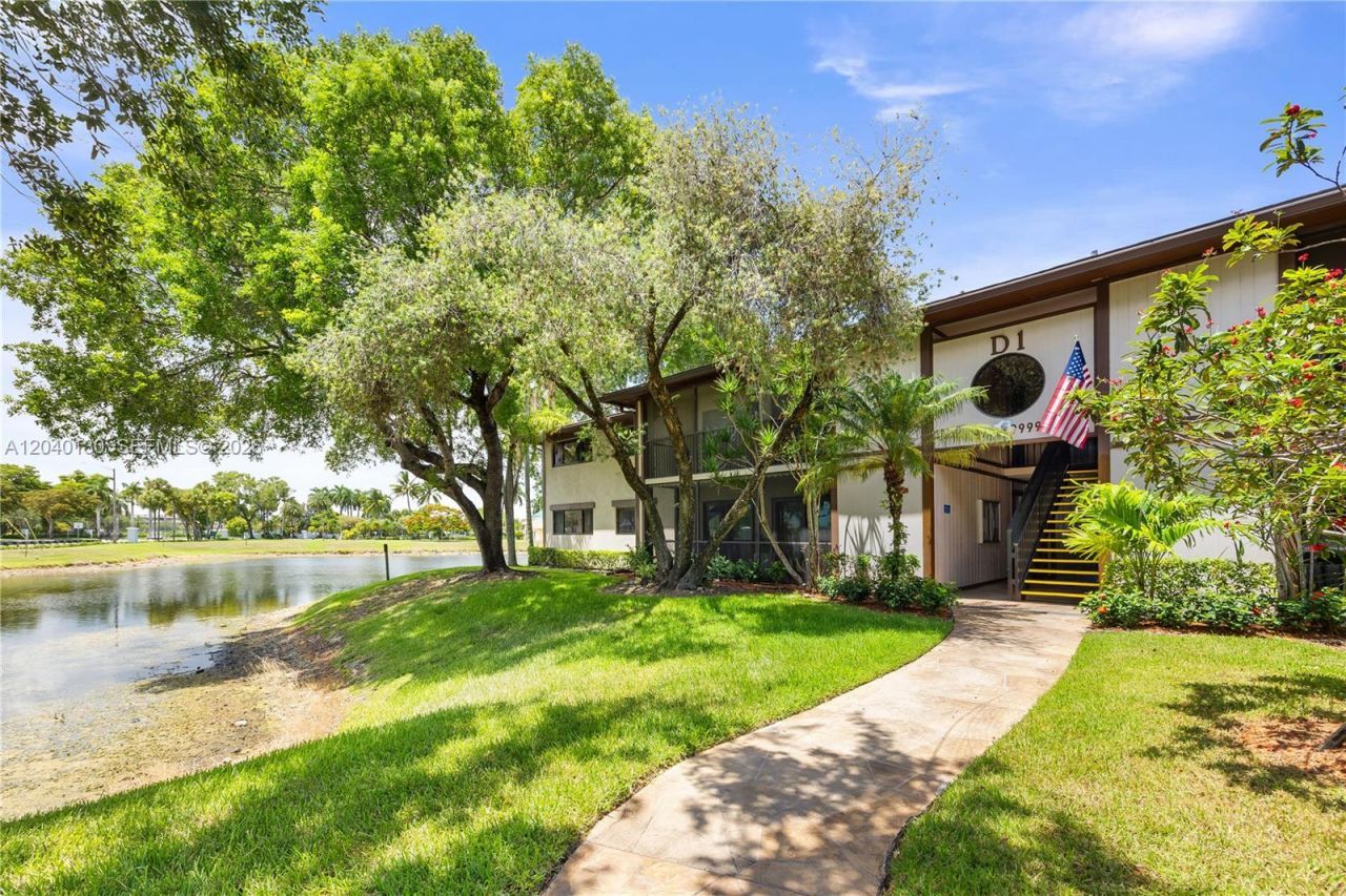 9999 N Belfort Cir , Unit 101, Tamarac, FL 33321 Photo