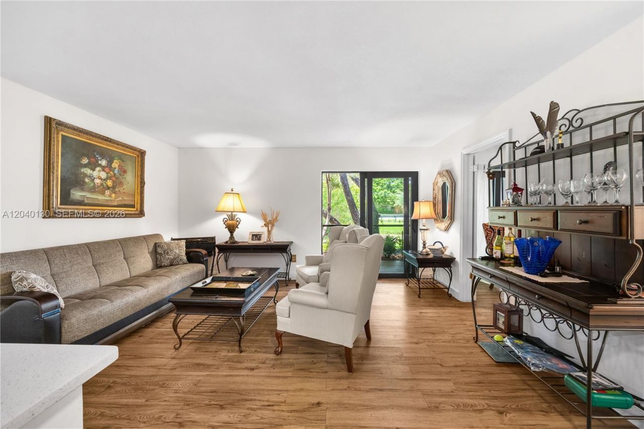 9999 N Belfort Cir , Unit 101, Tamarac, FL 33321 Photo