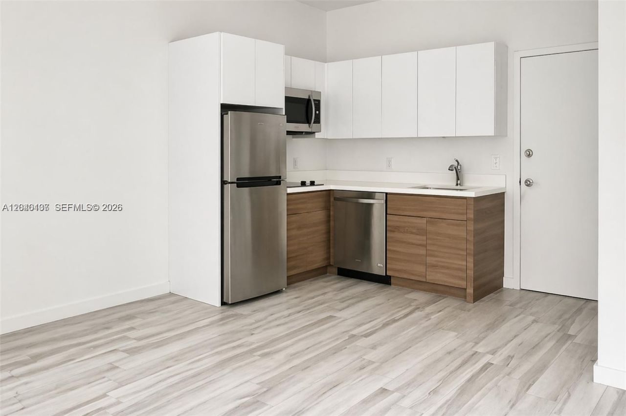 1560 Meridian Ave, Unit 206, Miami Beach, FL 33139 Main Photo