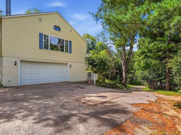 2030 Rockdale Road, Dubuque, IA 52003