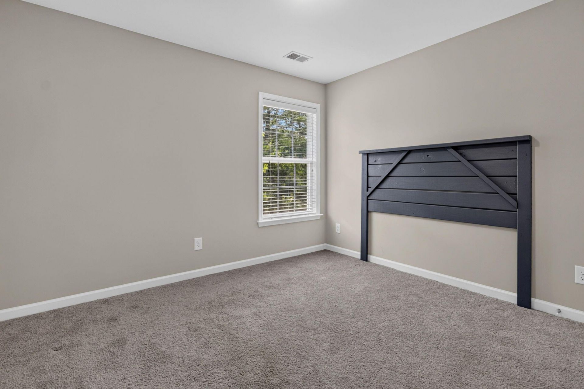 8650 Sentry Circle Photo 35