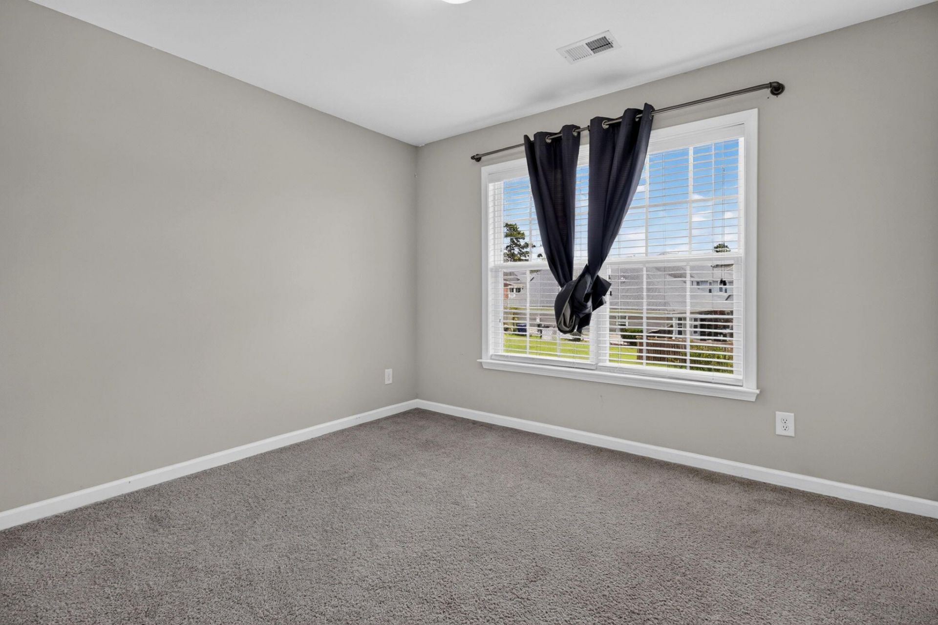 8650 Sentry Circle Photo 37