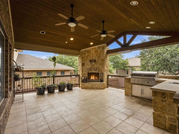 1016 Winding Way DR, Georgetown, TX 78628