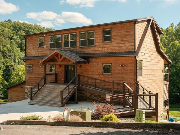 3036 Cloudburst Drive, Sevierville, TN 37862