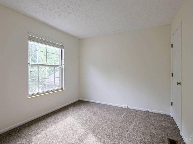 5557 Kiplington Drive, Cincinnati, OH 45239 Photo 19