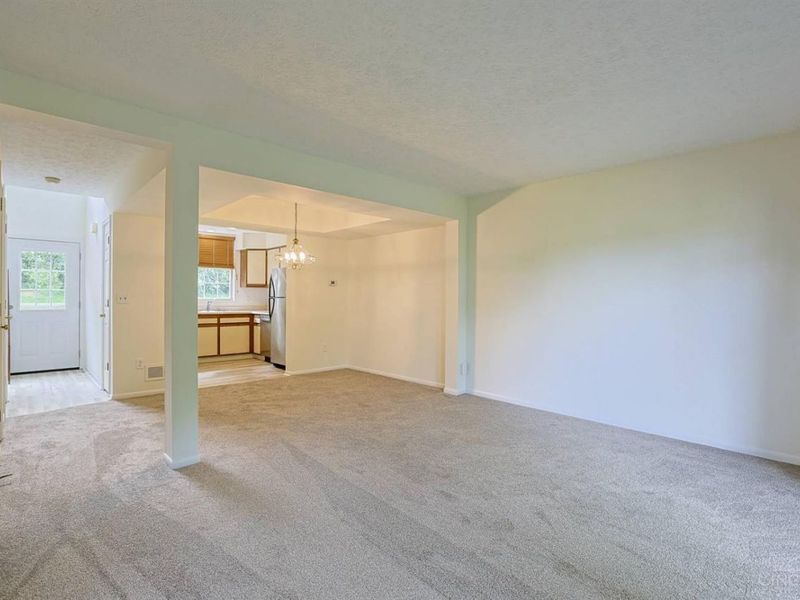 5557 Kiplington Drive, Cincinnati, OH 45239 Photo 8