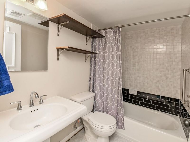 854 Rue De La Paix, Unit B1, Cincinnati, OH 45220 Photo 36