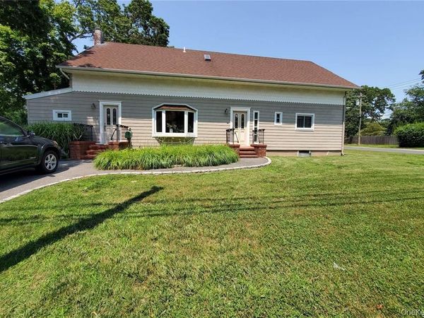 46 Laurel Avenue , East Islip, NY 11730