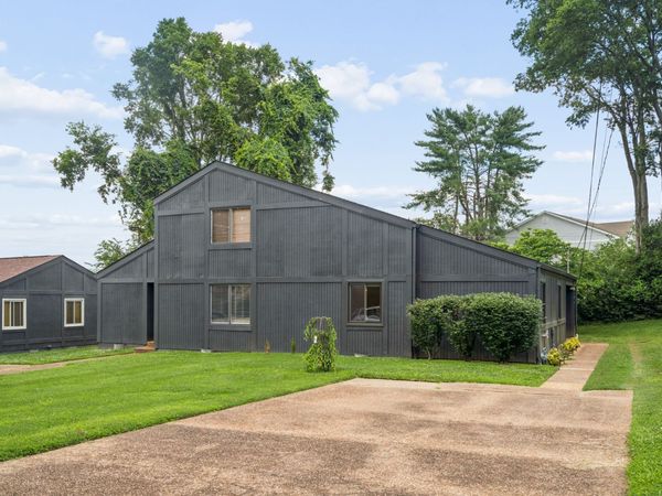 520 Doral Country Dr, Nashville, TN 37221