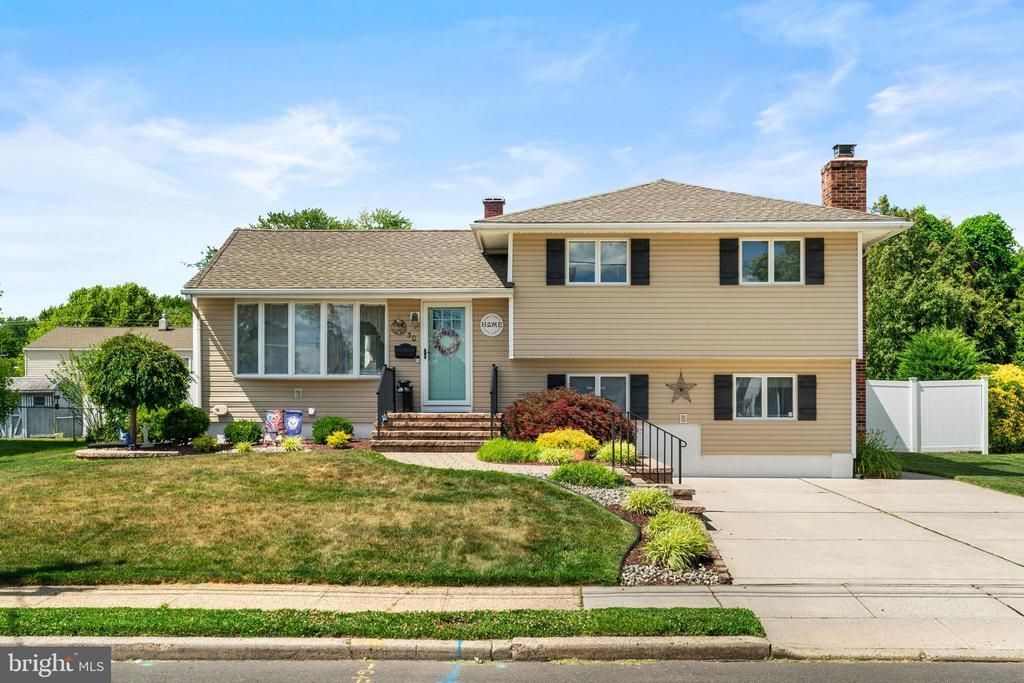 30 Gary Drive, Hamilton, NJ 08690 Main Photo