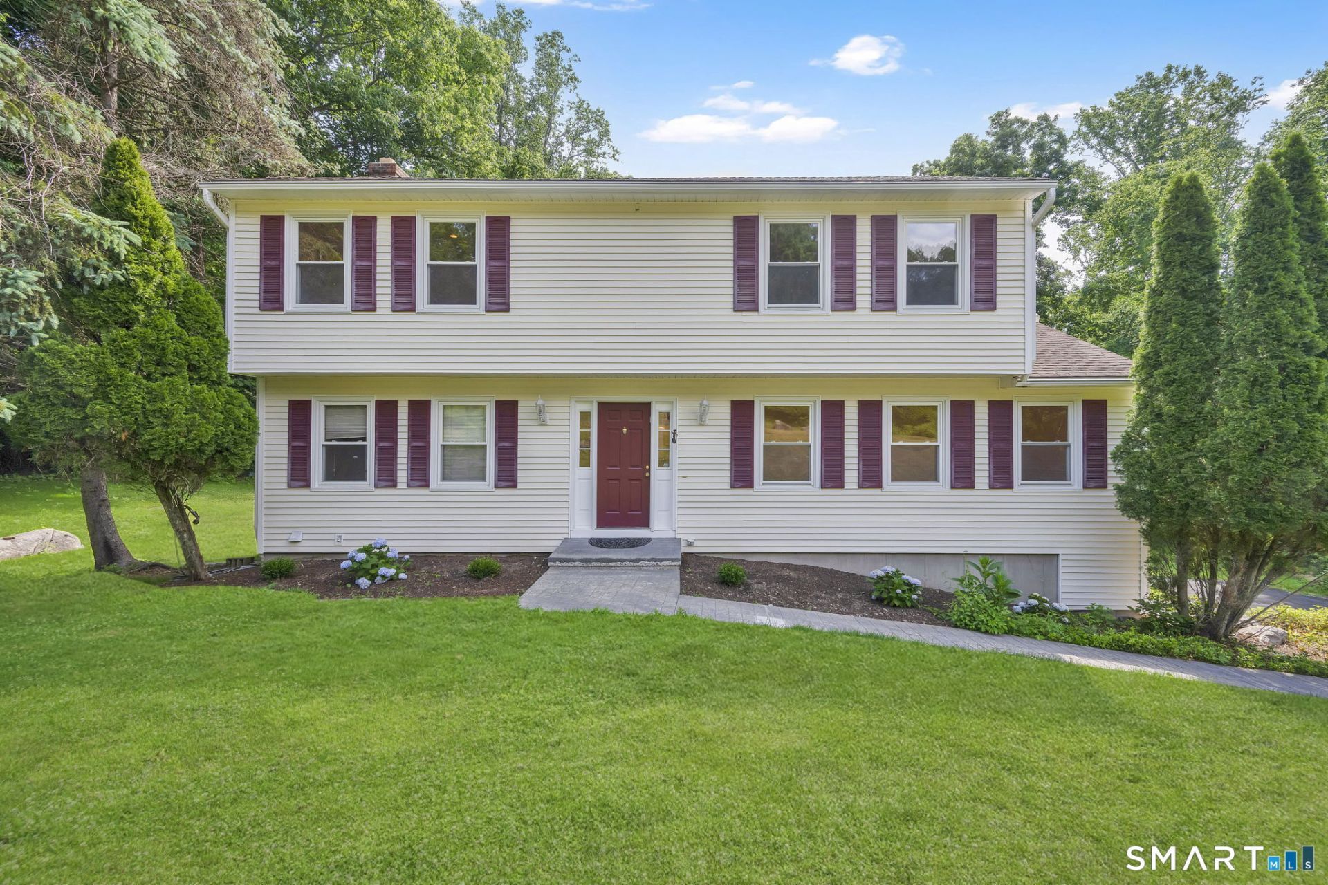 21 Harmony, Monroe, CT 06468 Main Photo