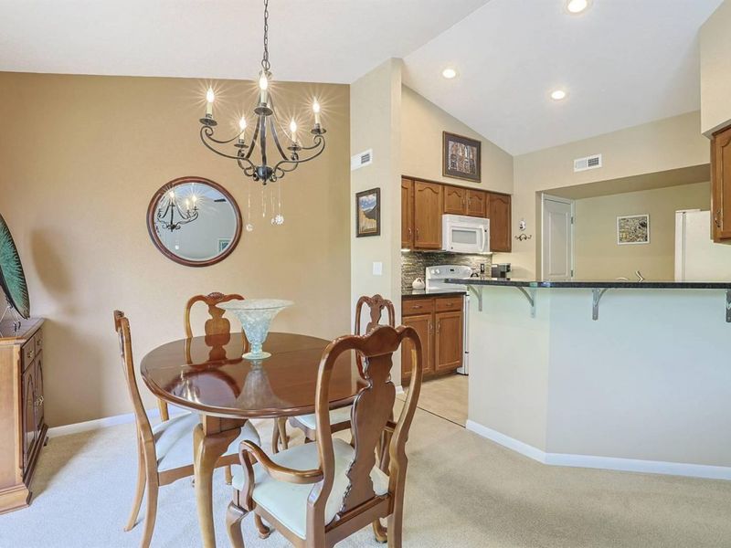 2115 Clareglen Drive, Unit 302, Crescent Springs, KY 41017 Photo 10