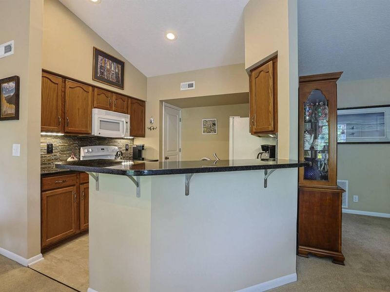 2115 Clareglen Drive, Unit 302, Crescent Springs, KY 41017 Photo 12