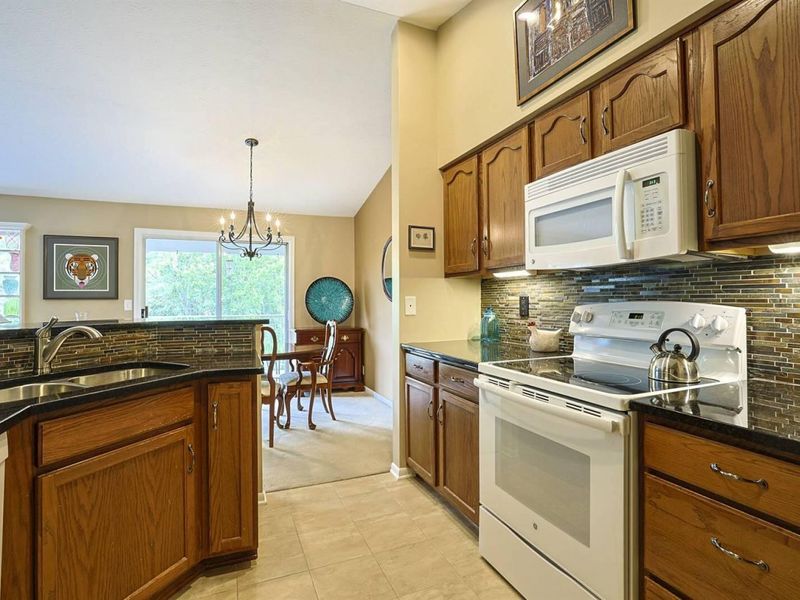 2115 Clareglen Drive, Unit 302, Crescent Springs, KY 41017 Photo 15