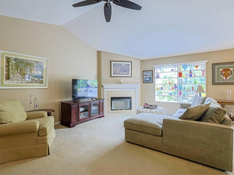 2115 Clareglen Drive, Unit 302, Crescent Springs, KY 41017 Photo 5