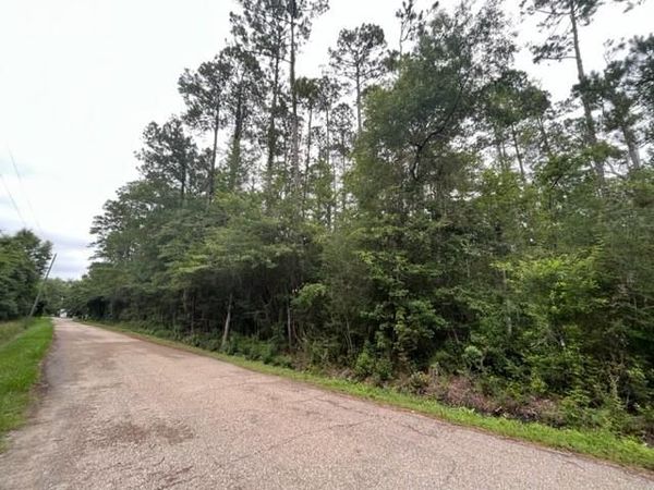 LYNN Street , Lacombe, LA 70445