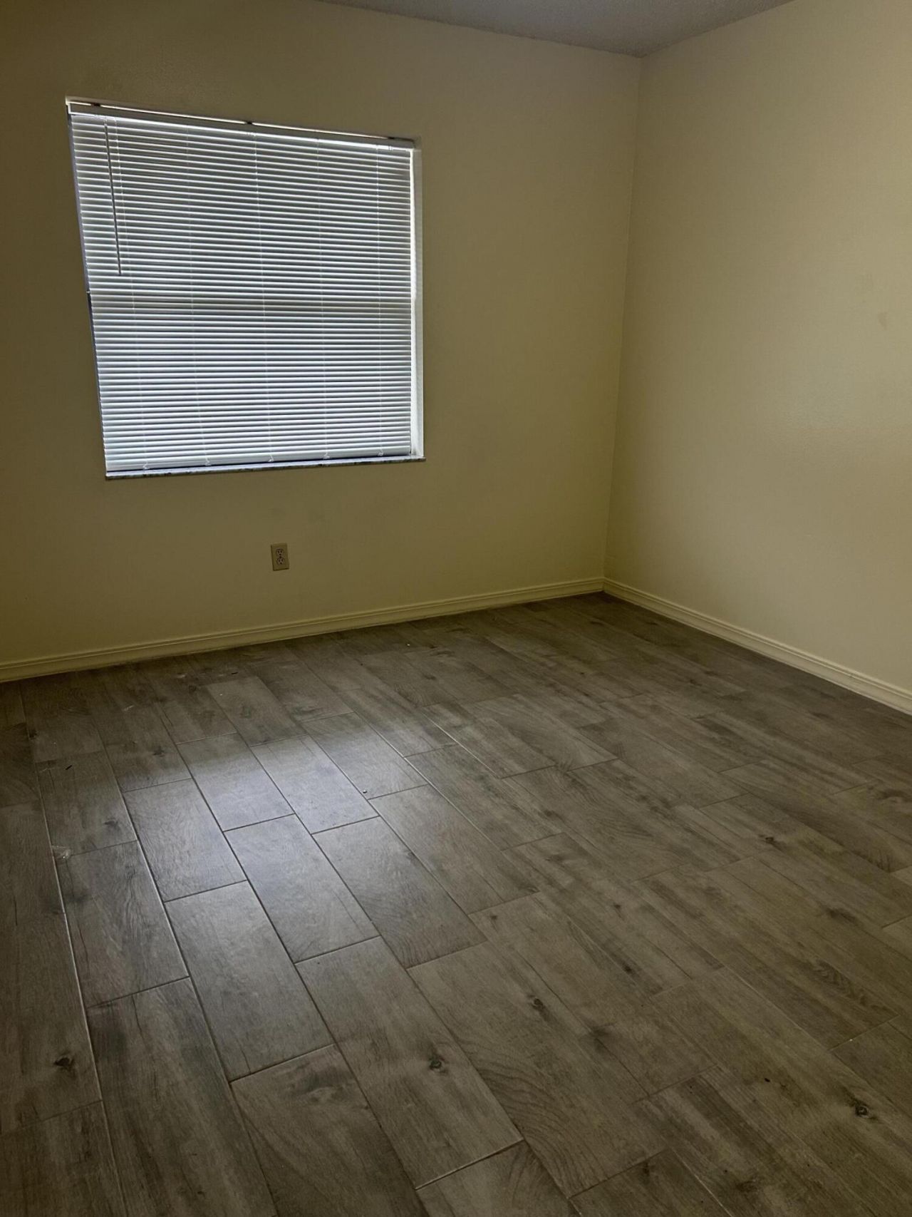 617 Ixoria Avenue, Unit 15, Fort Pierce, FL 34982 Photo