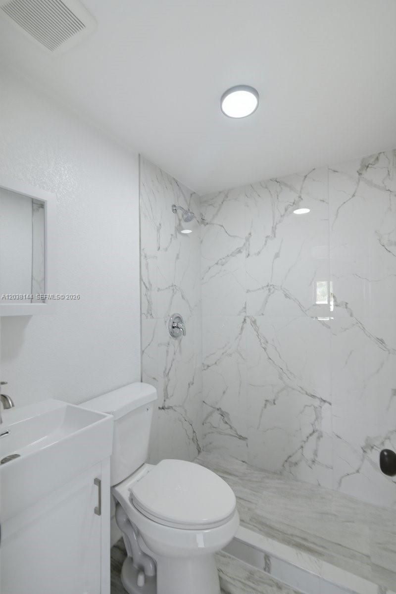 1480 NE 150th St , Miami, FL 33161 Photo