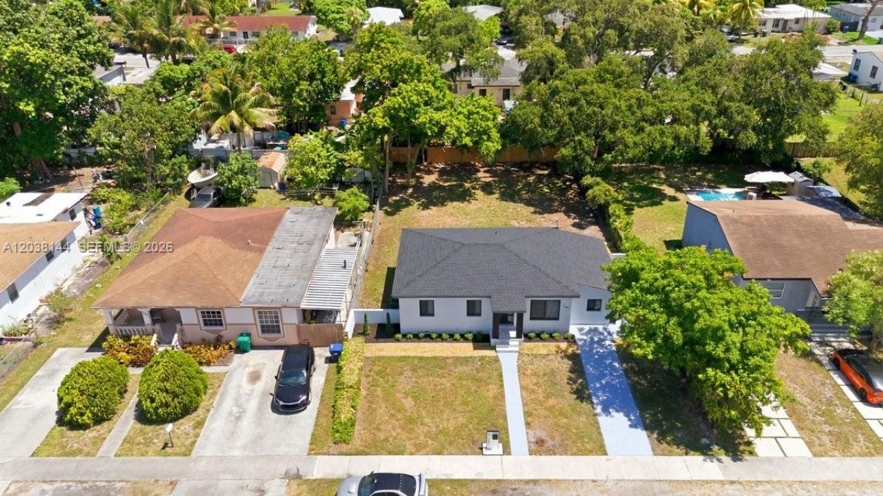 1480 NE 150th St , Miami, FL 33161 Photo