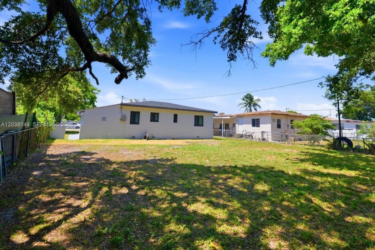 1480 NE 150th St , Miami, FL 33161 Photo