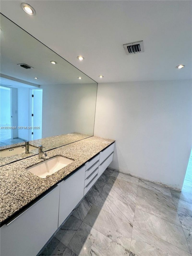 2350 NE 135th St , Unit 1501, North Miami, FL 33181 Photo