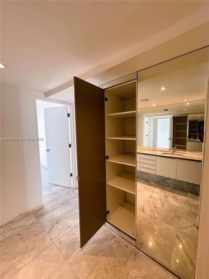 2350 NE 135th St , Unit 1501, North Miami, FL 33181 Photo