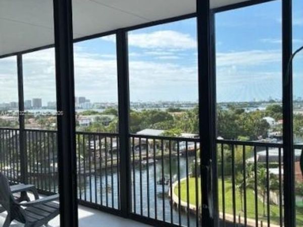 2500 NE 135th St , Unit C611, North Miami, FL 33181