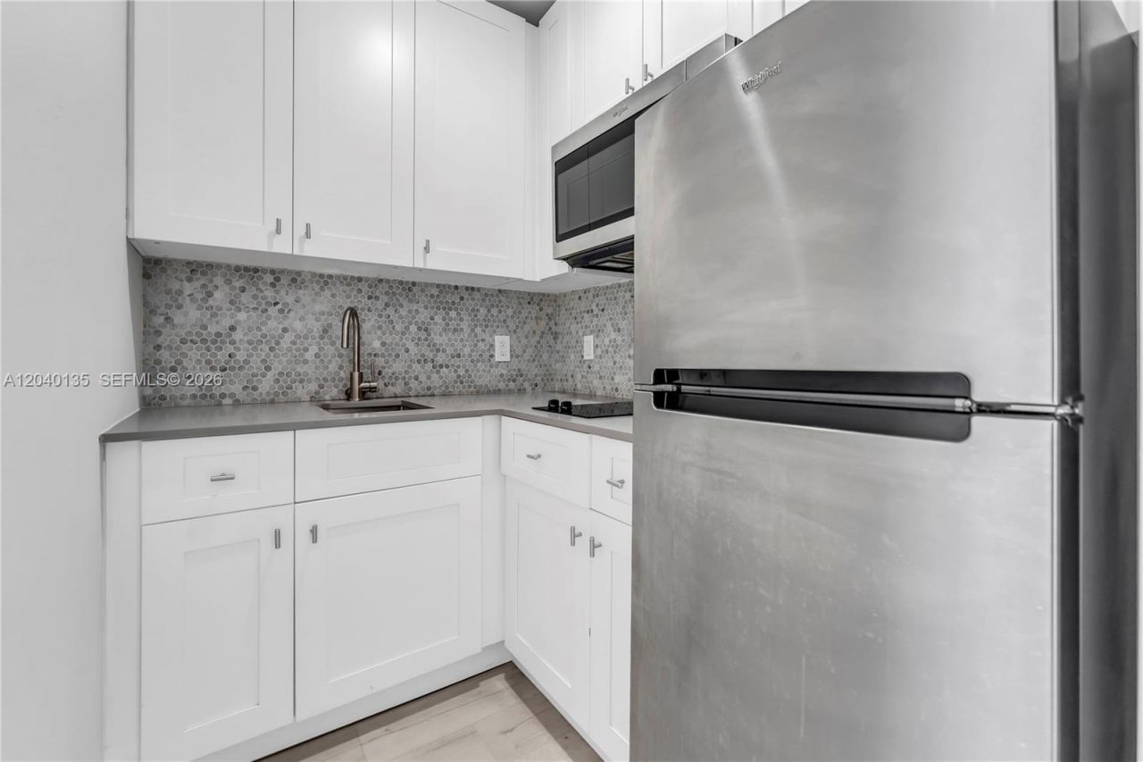6647 SW 59th Pl , Unit 207, South Miami, FL 33143 Photo