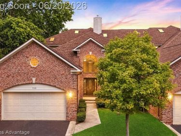 9548 Elizabeth Lake Road, White Lake Twp, MI 48386