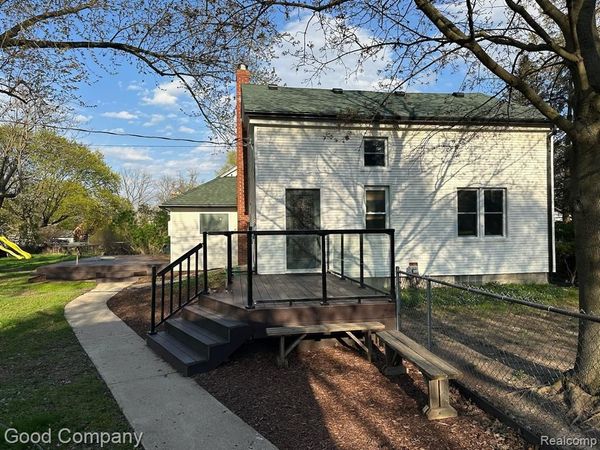 720 W Commerce Road, Commerce Twp, MI 48382