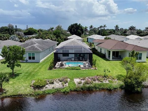 208 SE Via Tirso, Port St Lucie, FL 34952