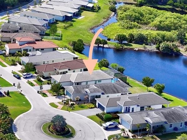 208 SE Via Tirso , Port St Lucie, FL 34952