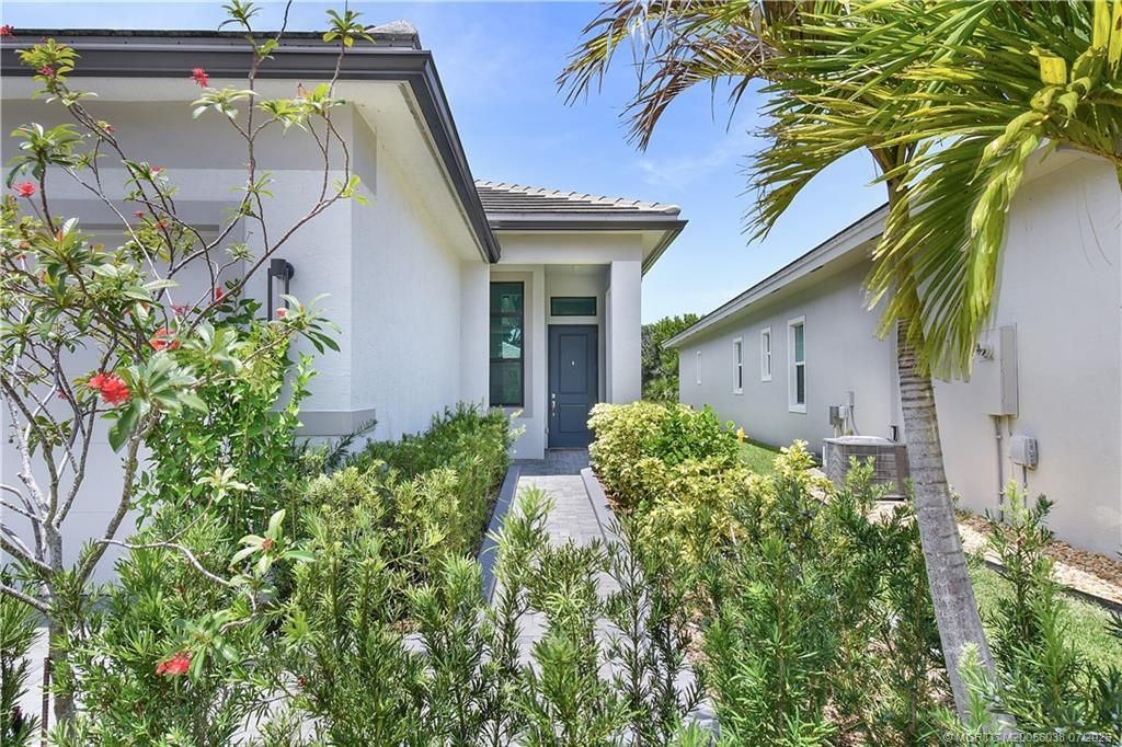 208 SE Via Tirso, Port Saint Lucie, FL 34952 Photo
