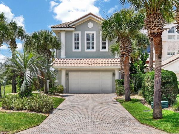 32 NORTHSHORE AVENUE , PALM COAST, FL 32137