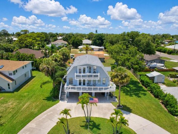 1194 LINDEN ROAD , VENICE, FL 34293