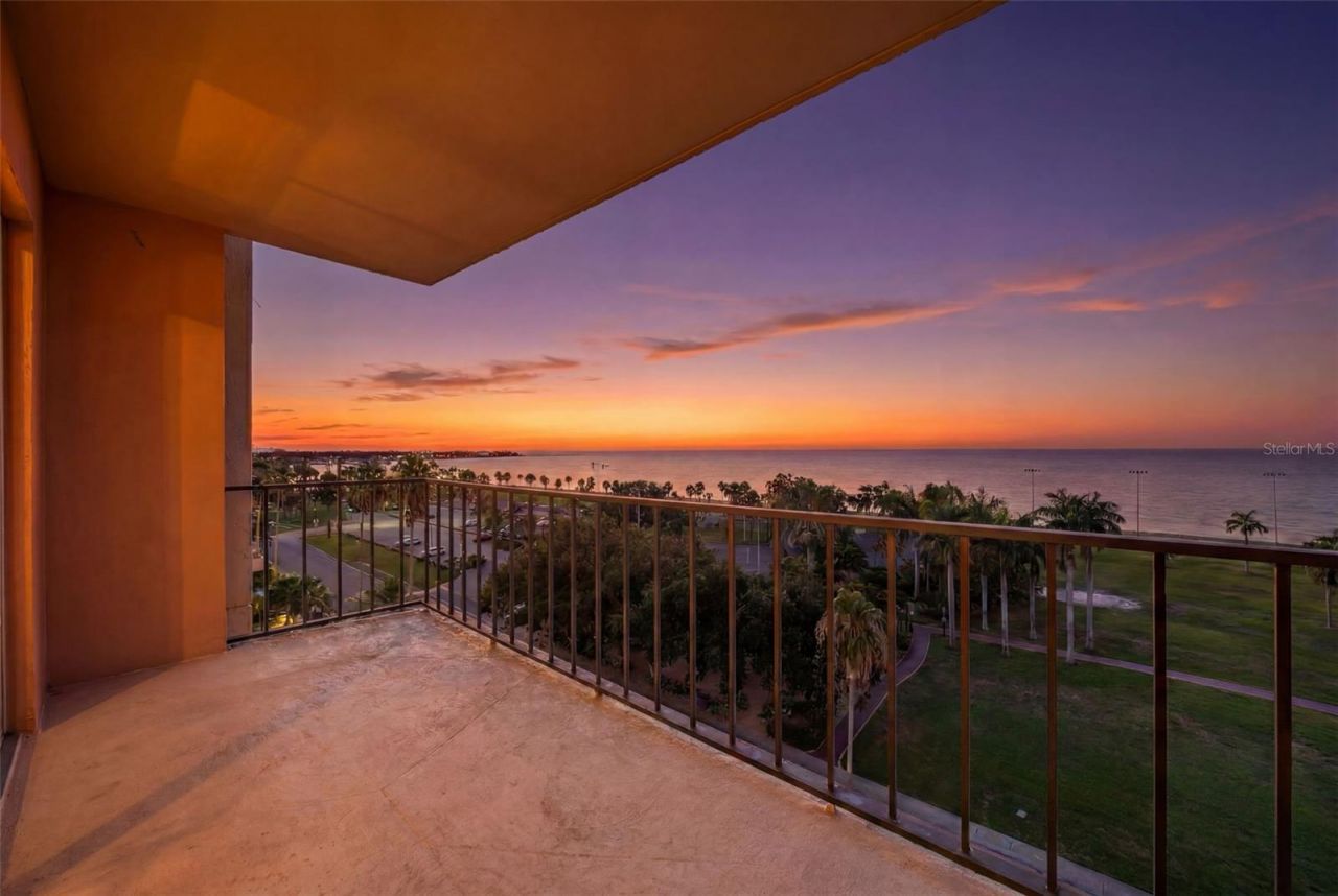 1120 N Shore Drive Ne, Unit 802, Saint Petersburg, FL 33701 Photo