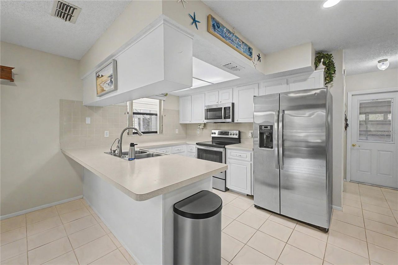 8270 Sycamore Drive, New Port Richey, FL 34654 Photo