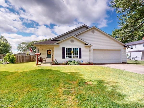 9552 Cloverleaf Road , Windham, OH 44288